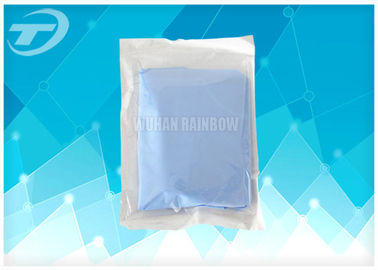 Lightweight Surgical Disposable Isolation Gowns 3ply Fabric Blood Resistance